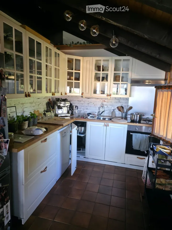 Chalet mit Nachbargebäude – Foto 8 von 9