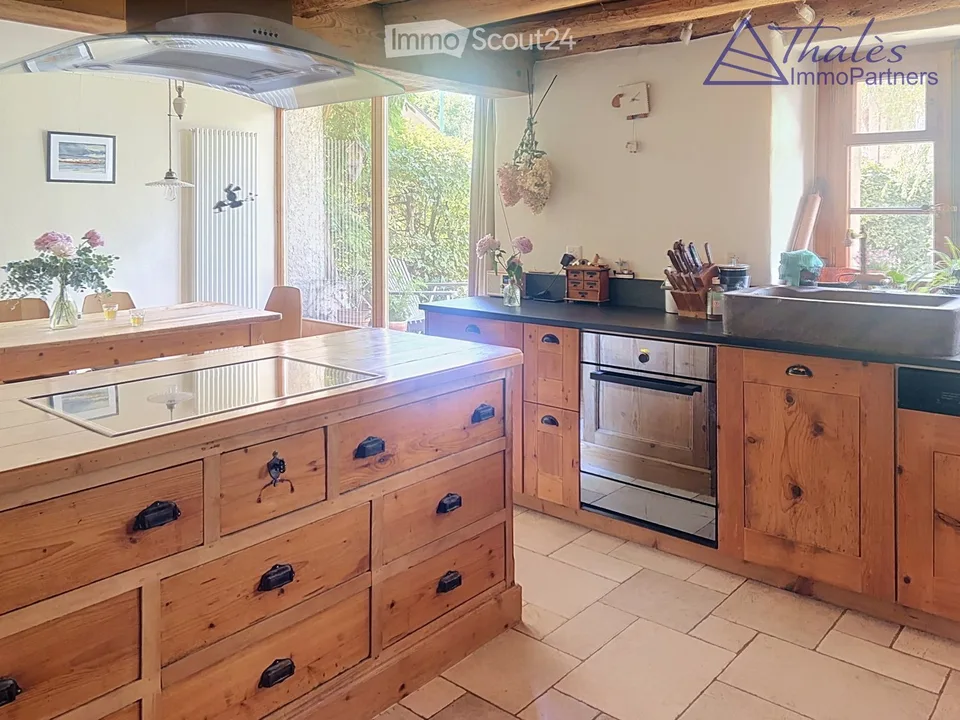 Une demeure de charme au cœur d’un hameau préservé – photo 2 sur 16