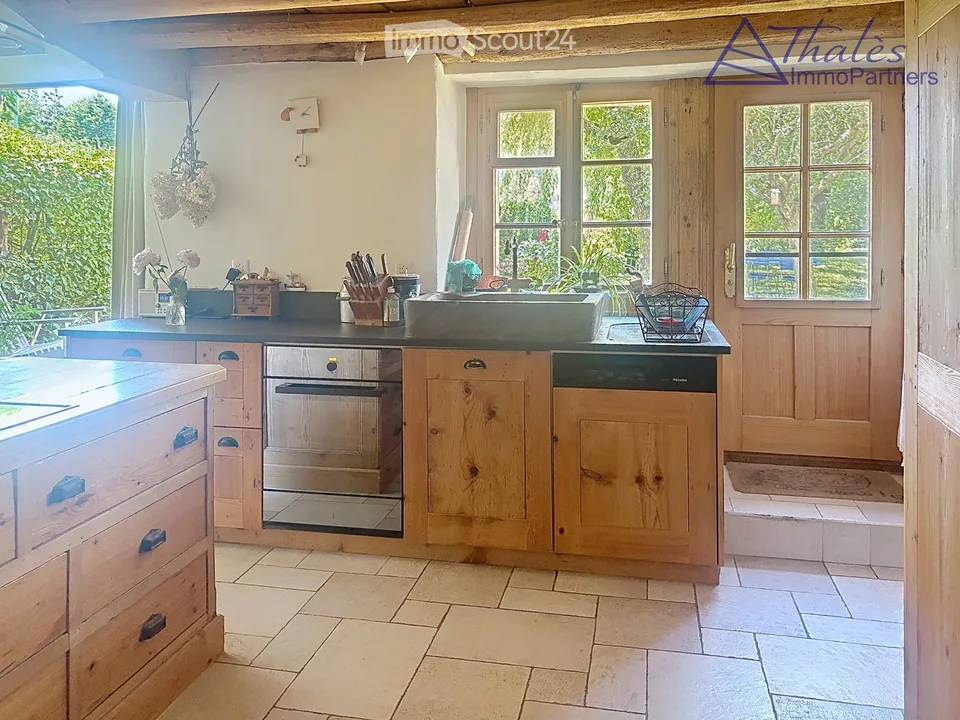 Une demeure de charme au cœur d’un hameau préservé – photo 3 sur 16