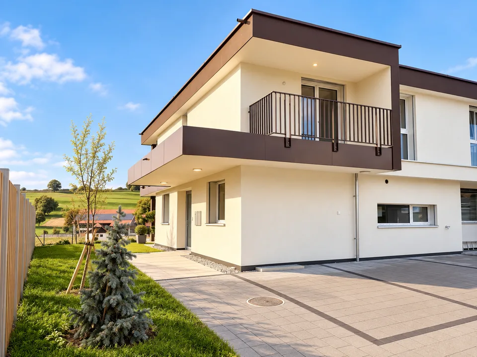 NEUE VILLA 6,5 ZIMMER – 5 SCHLAFZIMMER – VERFÜGBAR AB SOFORT – Foto 2 von 9