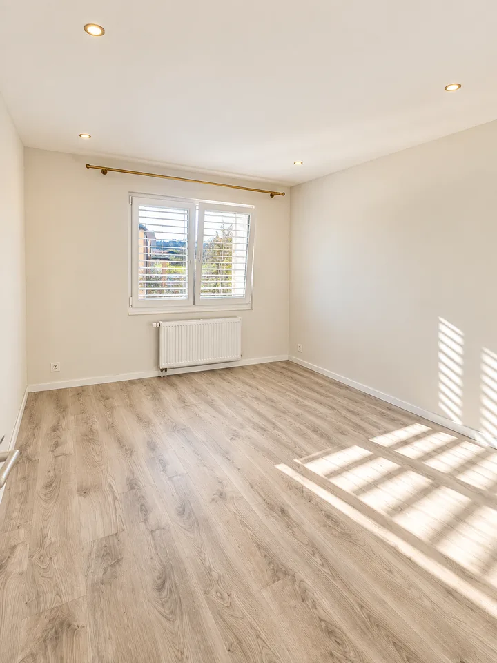 APPARTEMENT 4.5 PIÈCES À ROMONT – À 2 MINUTES DE LA GARE – photo 4 sur 8