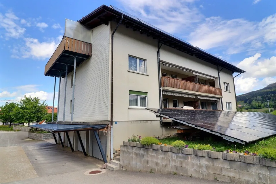 Charmante 4,5-Zimmer-Stockwerkeigentumswohnung mit Balkon und Garage – foto 13 di 13