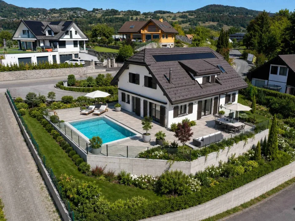 Neu! Einfamilienhaus mit Pool und herrlicher Aussicht auf den See – Foto 4 von 16