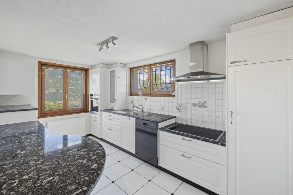 Casa individuale di 6 locali 1/2 con un laboratorio e una vista straordinaria – foto 9 di 42