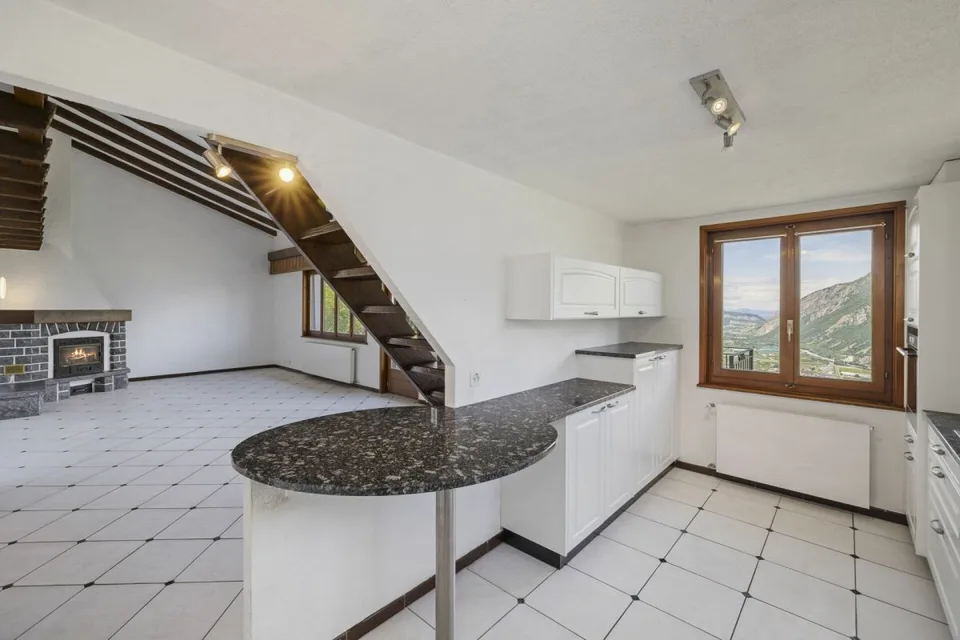 Casa individuale di 6 locali 1/2 con un laboratorio e una vista straordinaria – foto 8 di 42