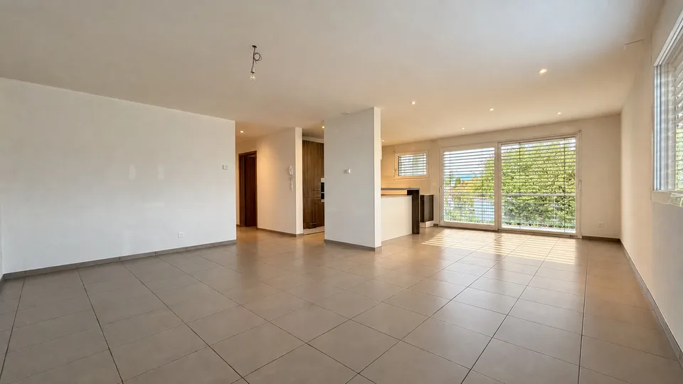 Appartamento familiare all'ultimo piano con vista sulle Prealpi – foto 3 di 12
