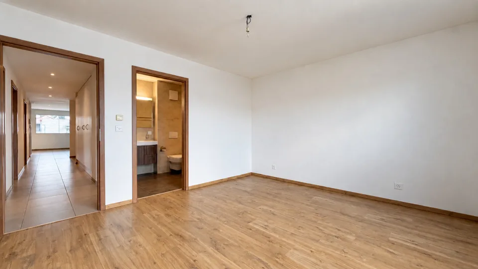 Appartamento familiare all'ultimo piano con vista sulle Prealpi – foto 9 di 12