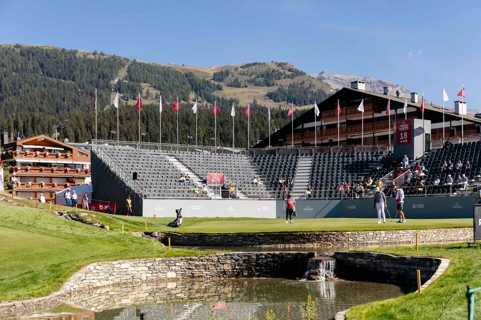 Außergewöhnliche Lage - 4.5 Zimmer MIT ATEMBERAUBENDER AUSSICHT AUF DEN GOLFPLATZ UND UNABHÄNGIGEM STUDIO – Foto 13 von 19