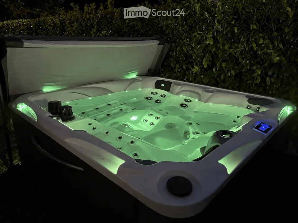 Modernes 6.5-Zimmer-Einfamilienhaus mit viel Wohnqualität, Garten und Whirlpool – Foto 21 von 22
