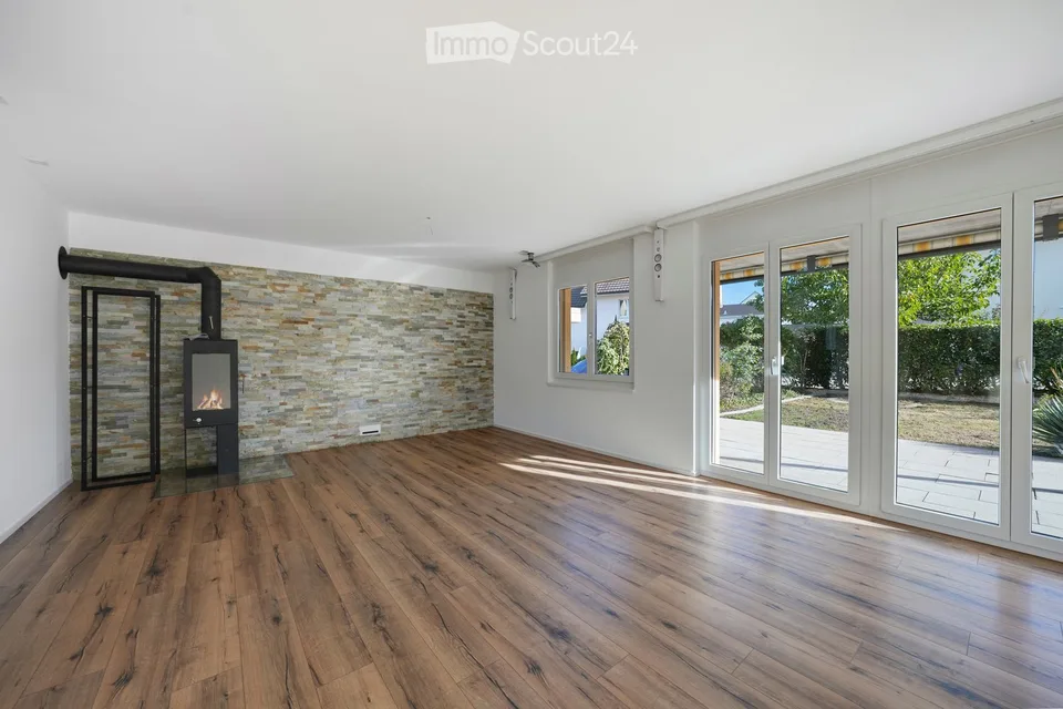 Modernes 6.5-Zimmer-Einfamilienhaus mit viel Wohnqualität, Garten und Whirlpool – Foto 9 von 22