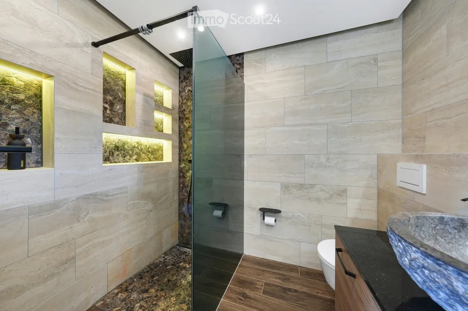 Modernes 6.5-Zimmer-Einfamilienhaus mit viel Wohnqualität, Garten und Whirlpool – Foto 12 von 22