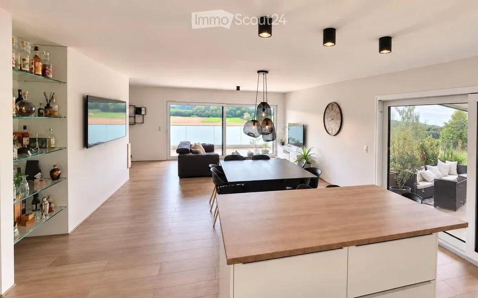 Zweifamilienhaus mit eigenem Studio – Foto 4 von 17