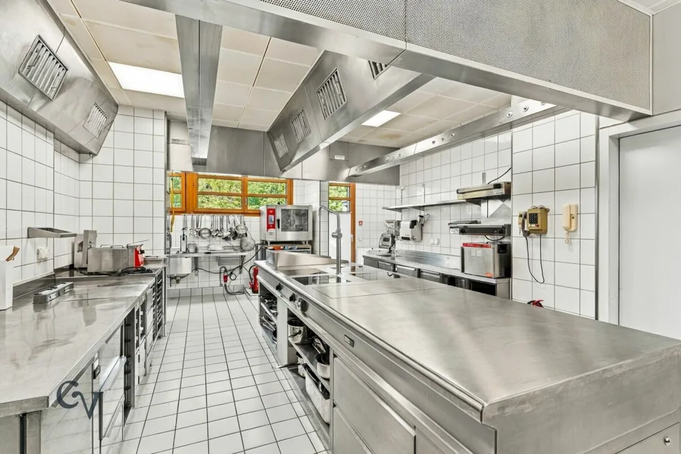 Traditionsreicher Eigenthalerhof - Ausflugsrestaurant am Fusse des Pilatus zu verpachten – Foto 26 von 29