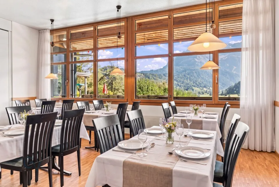 Traditionsreicher Eigenthalerhof - Ausflugsrestaurant am Fusse des Pilatus zu verpachten – Foto 3 von 29