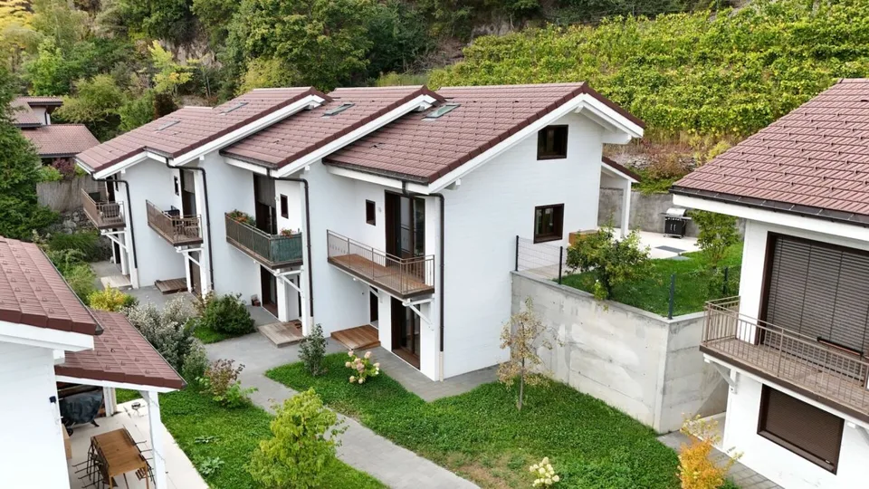 VILLA A SCHIERA MAGNIFICA 3 LOCALI ½ DI 110 M2 NEL CUORE DELLE VIGNE A SAILLON – foto 2 di 30