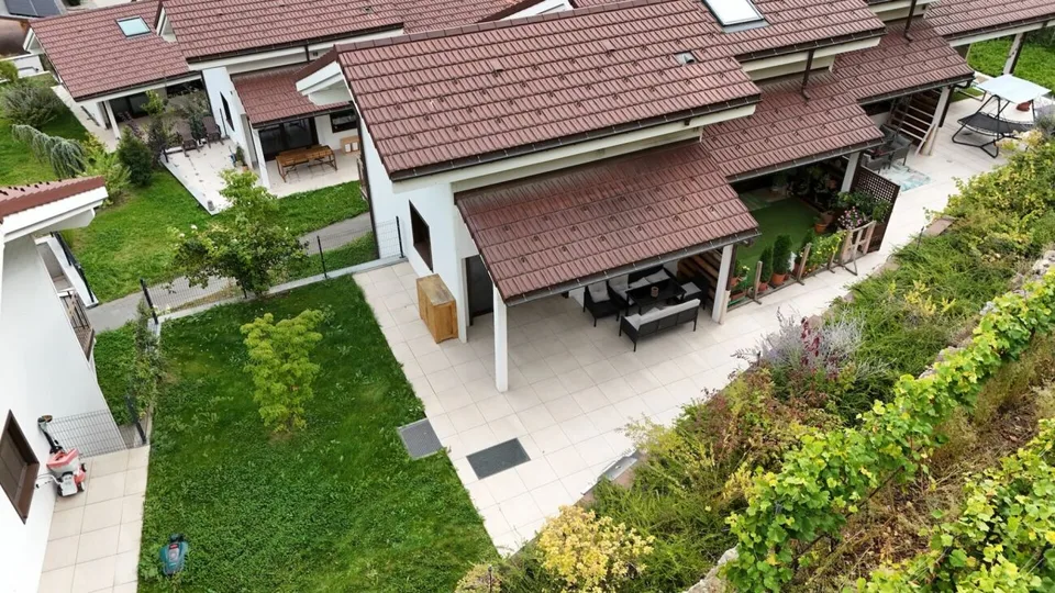 VILLA A SCHIERA MAGNIFICA 3 LOCALI ½ DI 110 M2 NEL CUORE DELLE VIGNE A SAILLON – foto 19 di 30