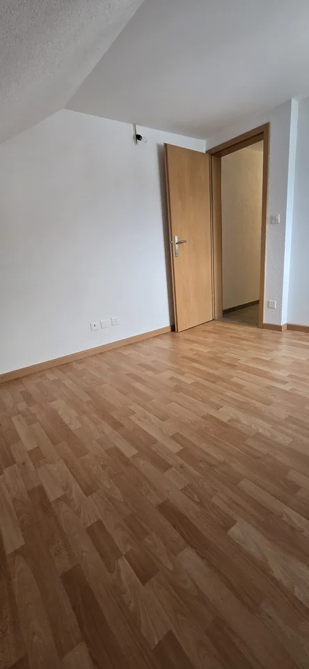Zu vermieten – Geräumige 4-Zimmer-Wohnung renoviert – Rue de France 16, Le Locle – Foto 6 von 18