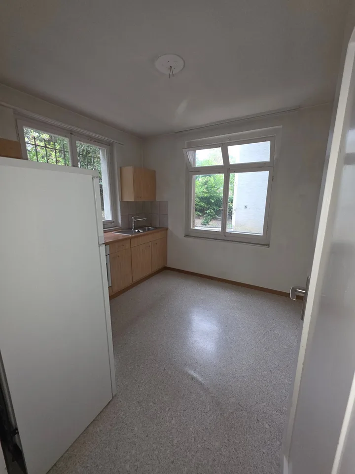 Bright 3-room apartment with balcony in an old building – Grenchen – photo 2 of 9