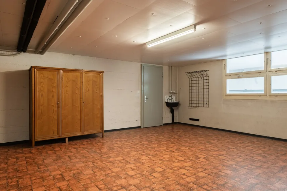 Imponente e familiare tenuta nello stile "mid-century modern" – foto 27 di 30