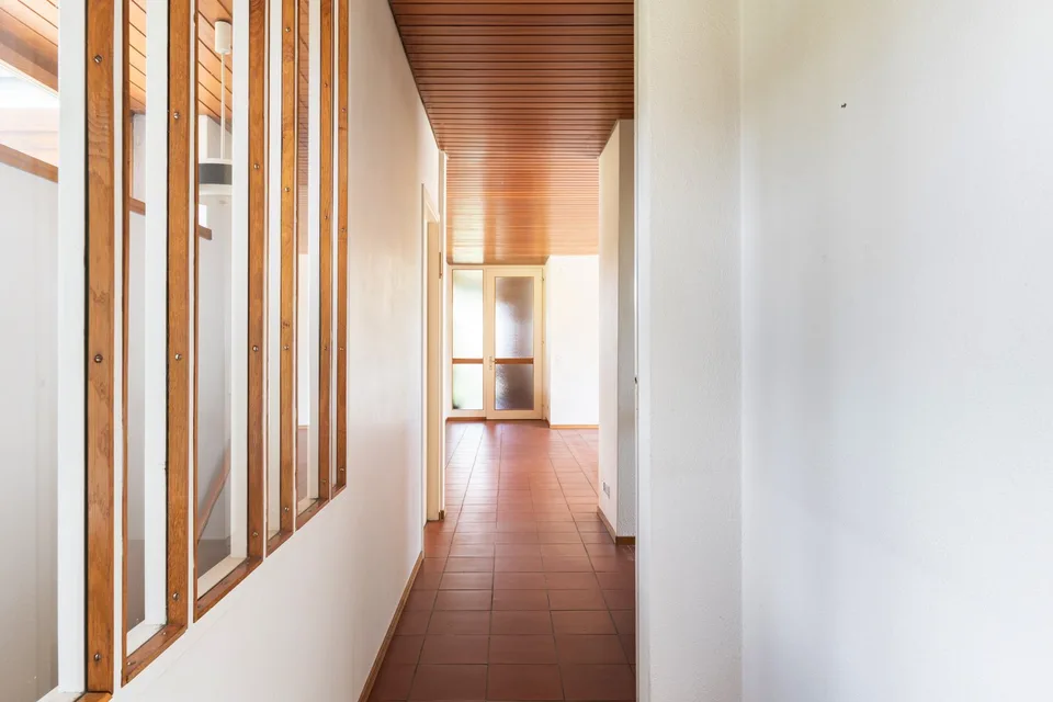 Imponente e familiare tenuta nello stile "mid-century modern" – foto 25 di 30