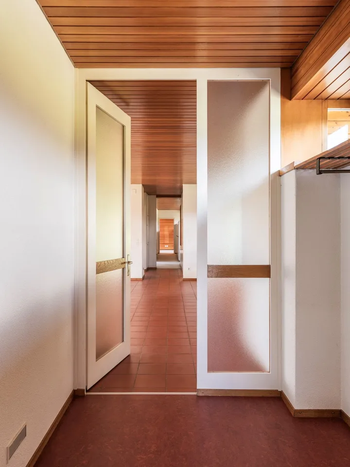 Imponente e familiare tenuta nello stile "mid-century modern" – foto 7 di 30