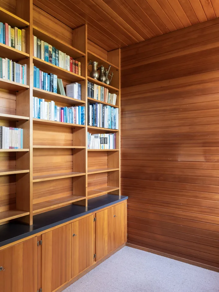 Imponente e familiare tenuta nello stile "mid-century modern" – foto 17 di 30