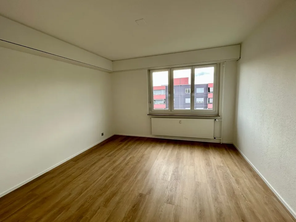 Appartement rénové de haute qualité avec balcon près de Wiesenplatz – photo 5 sur 7
