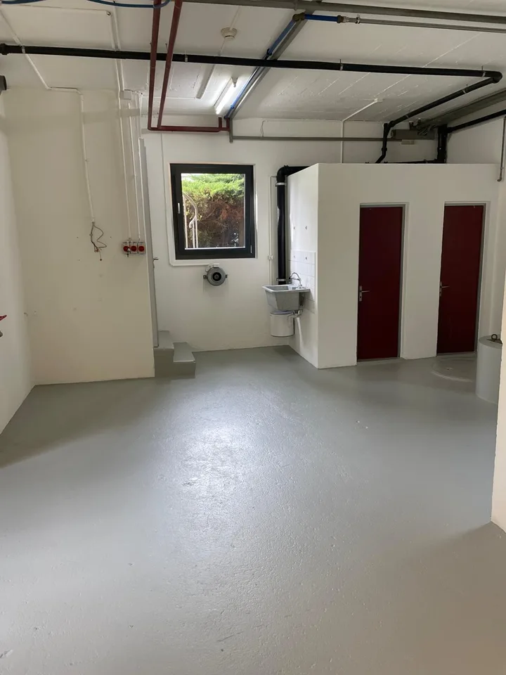 90 m² Spazio commerciale / Laboratorio in affitto a Courroux – foto 7 di 10