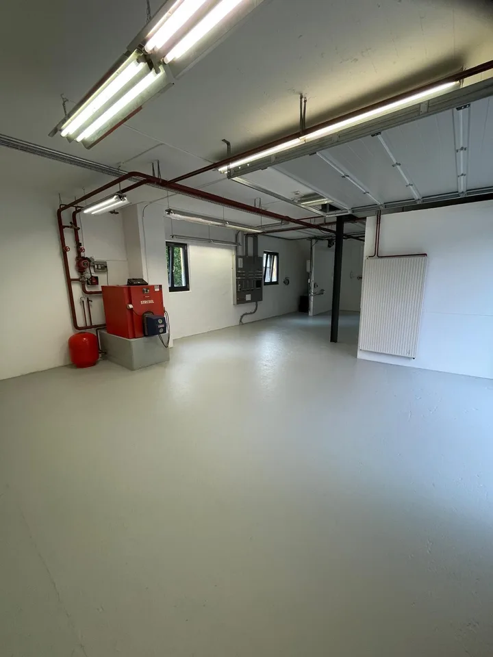 90 m² Spazio commerciale / Laboratorio in affitto a Courroux – foto 6 di 10