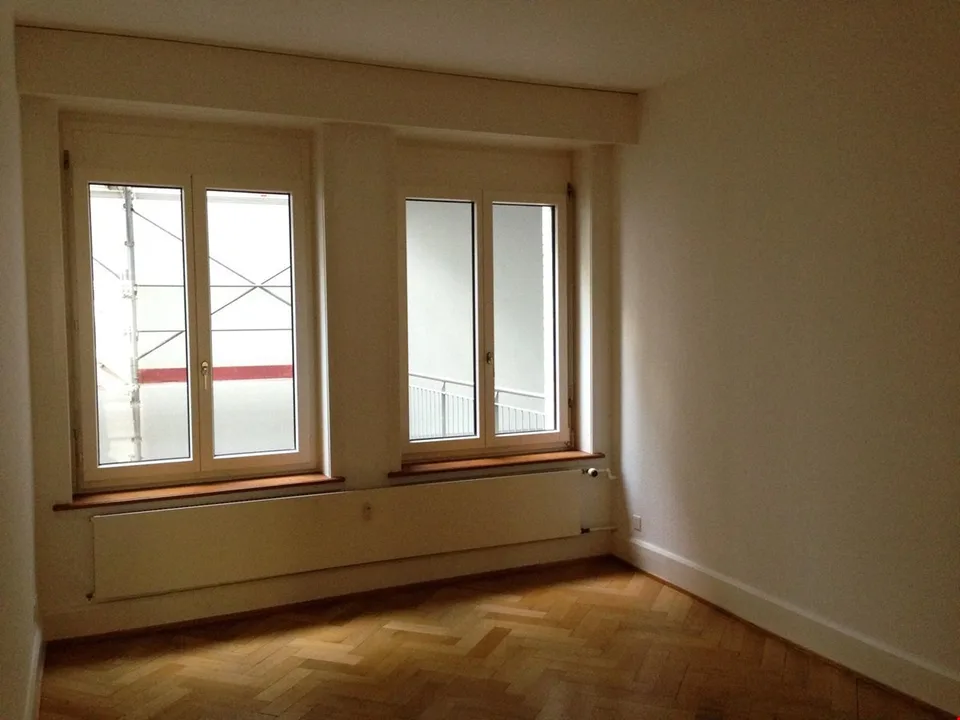 Charmante 5-Zimmer-Altbauwohnung an der Greifengasse in Basel – Foto 9 von 10