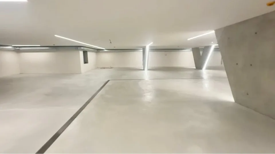 3726 - DIRECTLY ON THE LAKE - ONLY FIRST RESIDENCE - LUXUS APARTMENT WITH PRIVATE BEACH – Foto 9 von 12