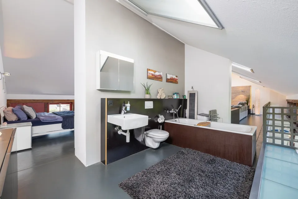 Loft de toit exclusif de 4,5 pièces sur 2 étages – vie tendance avec style – photo 13 sur 19