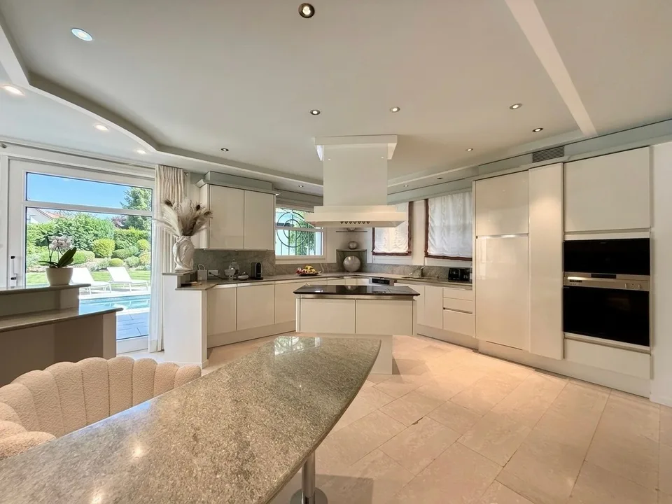 EXCLUSIVE VILLA PROPERTY IN EVILARD – photo 7 of 13