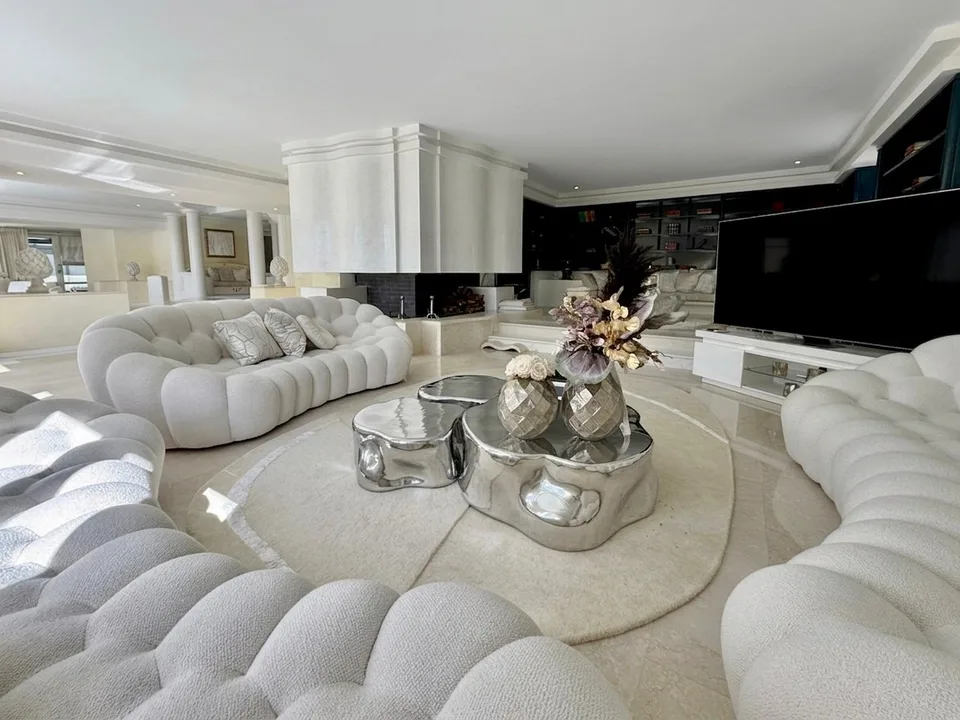 EXCLUSIVE VILLA PROPERTY IN EVILARD – photo 6 of 13