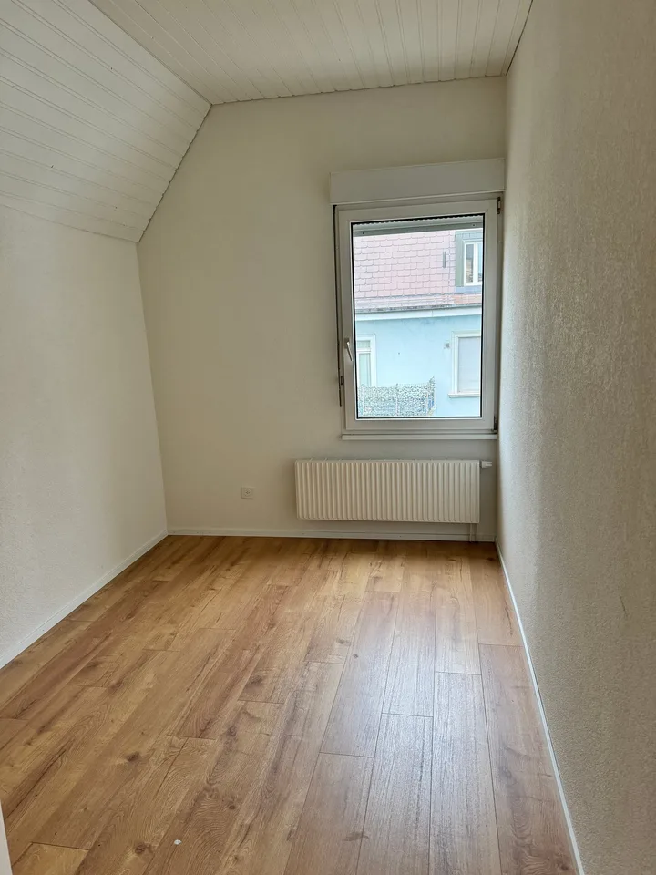 Renovierte 4.5-Zimmer-Duplex-Dachwohnung an zentraler Lage – Foto 5 von 9