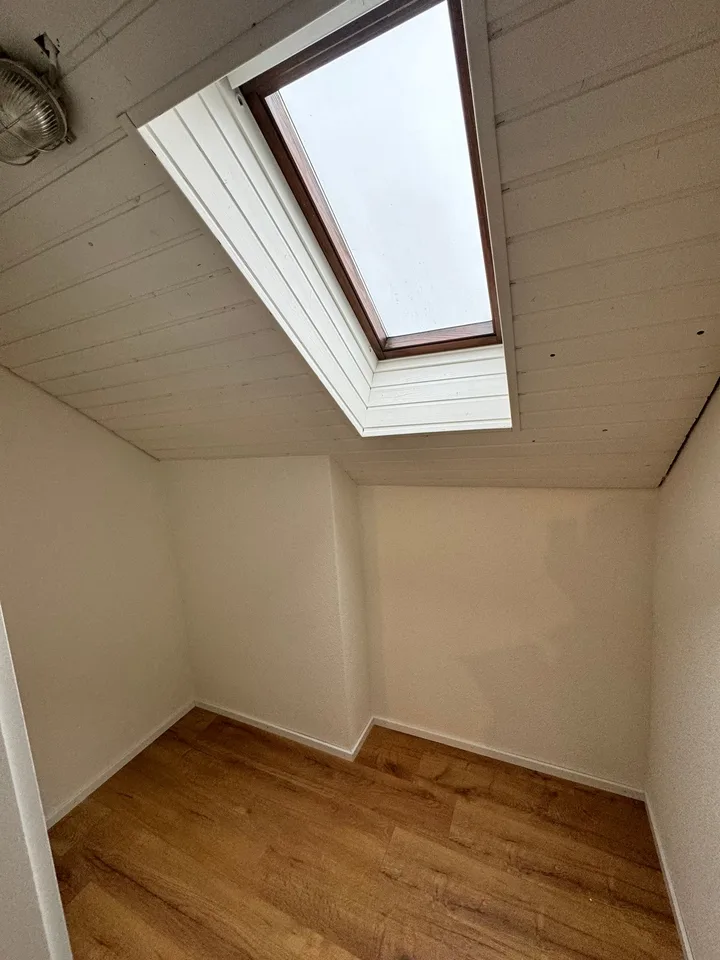 Renovierte 4.5-Zimmer-Duplex-Dachwohnung an zentraler Lage – Foto 7 von 9