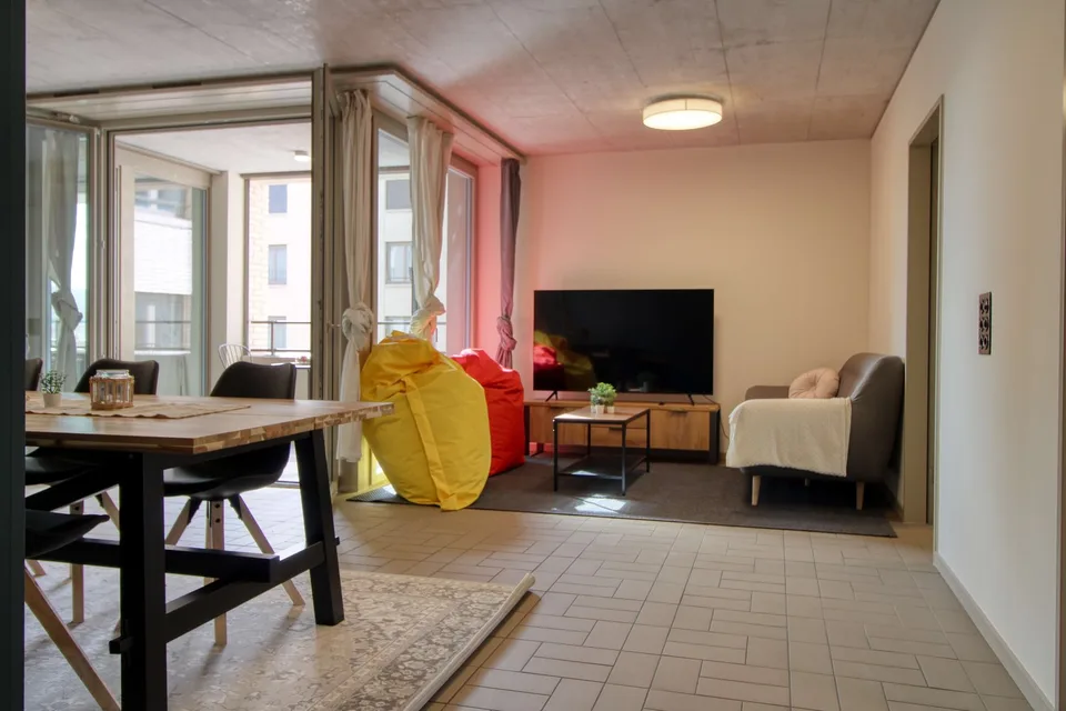 Möbliertes Studio mit eigener Küche und eigenem Bad im Neubau in Schlieren – Foto 19 von 26