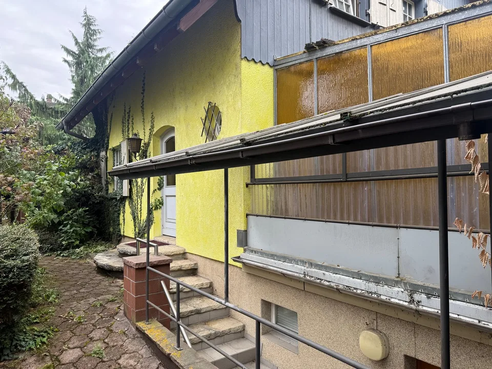 Charmantes 5.5-Zimmer-Einfamilienhaus mit Einliegerwohnung 1.5 Zimmer in Nidau – Foto 6 von 14