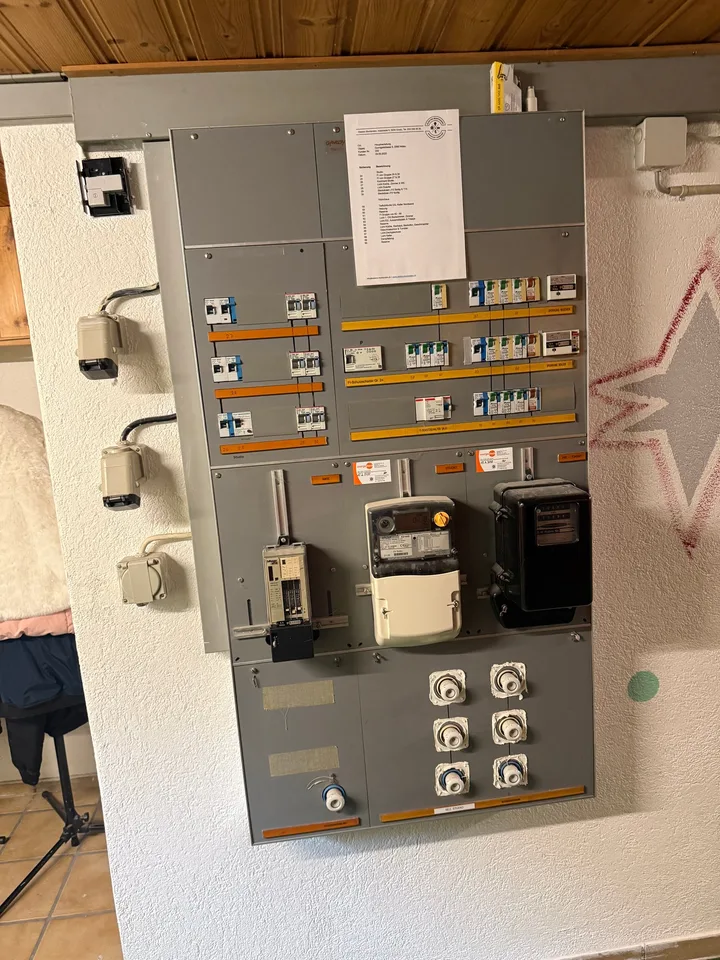 Charmantes 5.5-Zimmer-Einfamilienhaus mit Einliegerwohnung 1.5 Zimmer in Nidau – Foto 5 von 14