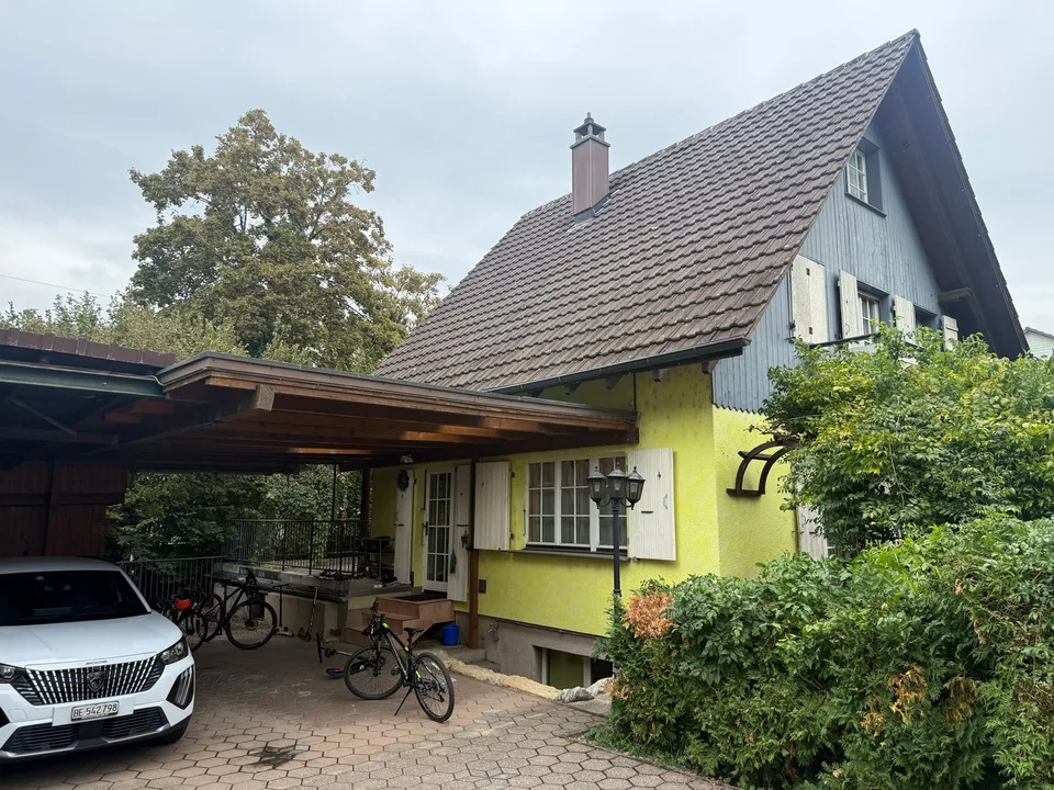 Charmantes 5.5-Zimmer-Einfamilienhaus mit Einliegerwohnung 1.5 Zimmer in Nidau – Foto 2 von 14