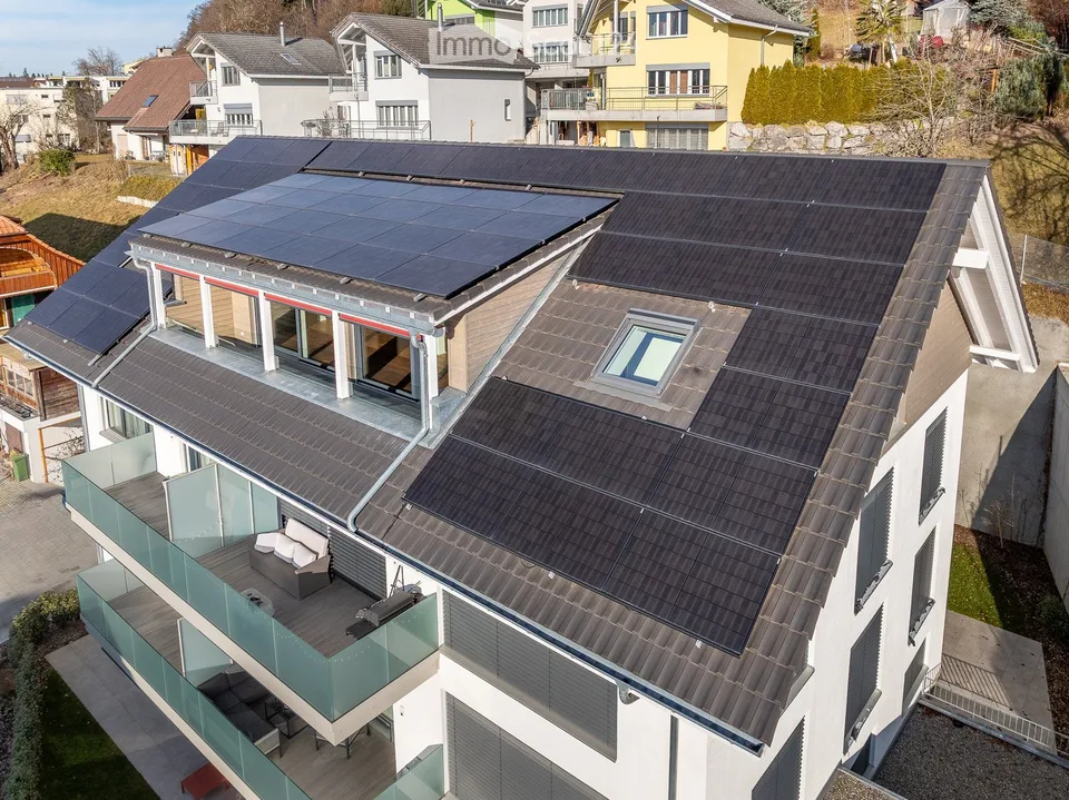Living with a wide view over the roofs of Heimberg – photo 3 of 14
