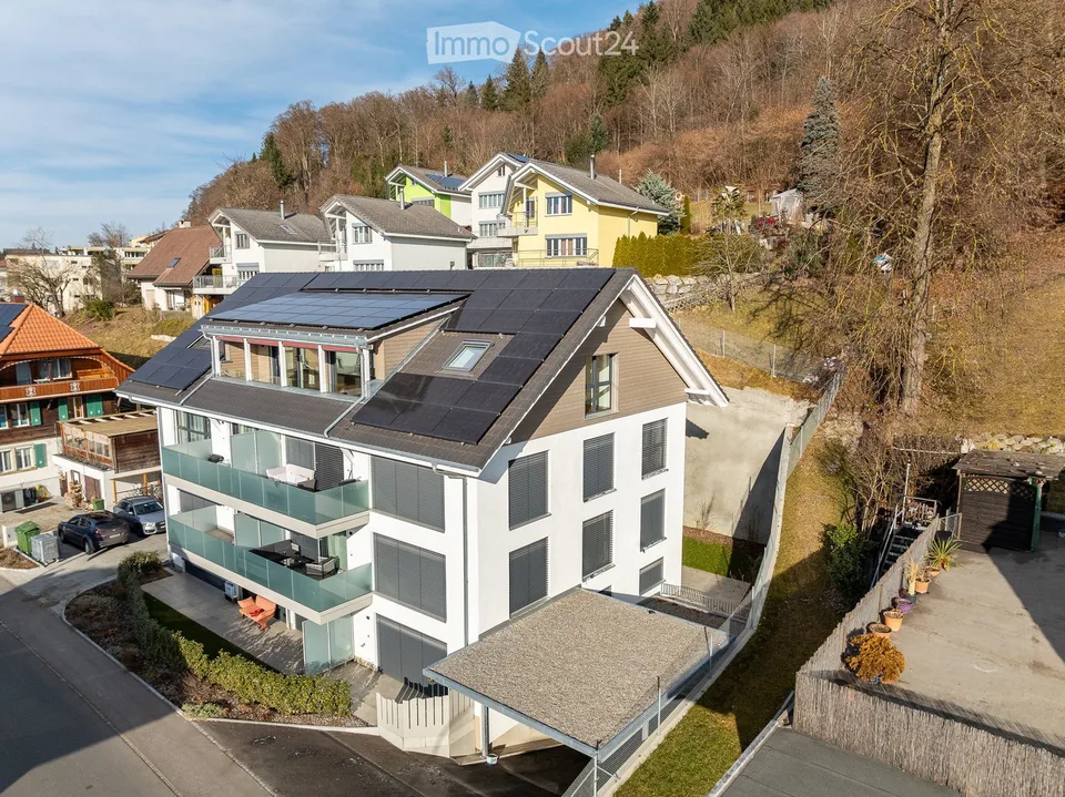 Living with a wide view over the roofs of Heimberg – photo 2 of 14