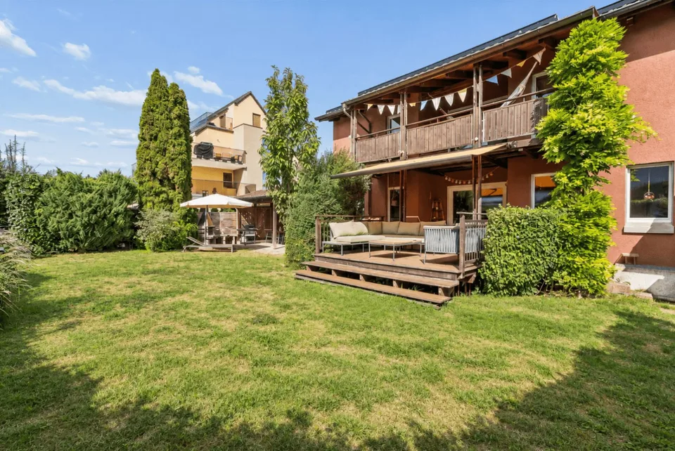 Freistehendes 7½ Zimmer-Einfamilienhaus in ruhiger Lage mit Weitsicht – Foto 3 von 13
