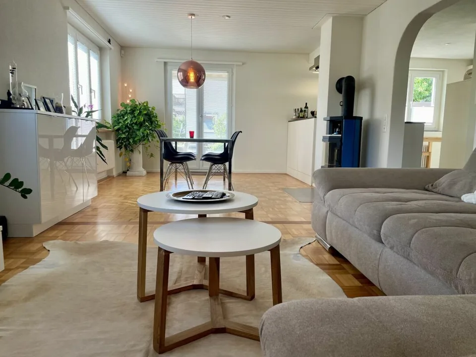 Maison individuelle et rénovée avec réserves de développement – photo 2 sur 12