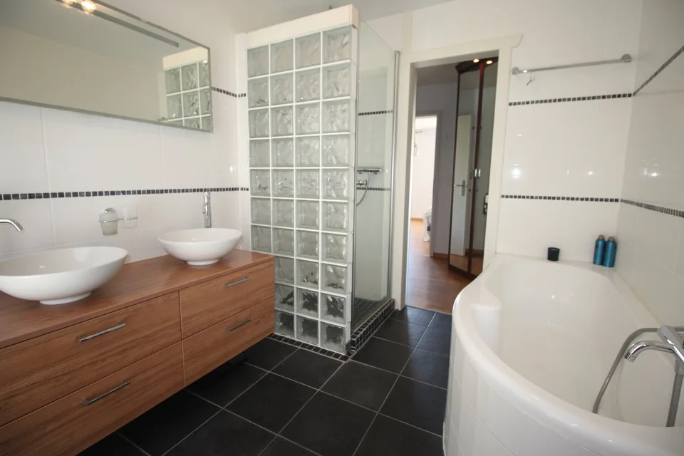 Maison mitoyenne de 6 pièces à Vich/Gland – Confort moderne et cadre paisible – photo 6 sur 16