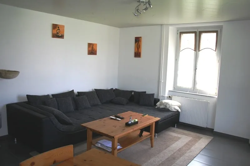 Zu vermieten charmantes 3,5-Zimmer-Apartment im Erdgeschoss eines kleinen Gebäudes – Foto 5 von 11