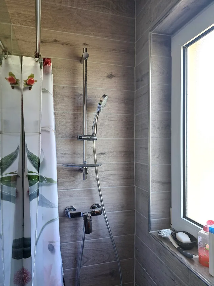 Zu vermieten charmantes 3,5-Zimmer-Apartment im Erdgeschoss eines kleinen Gebäudes – Foto 8 von 11
