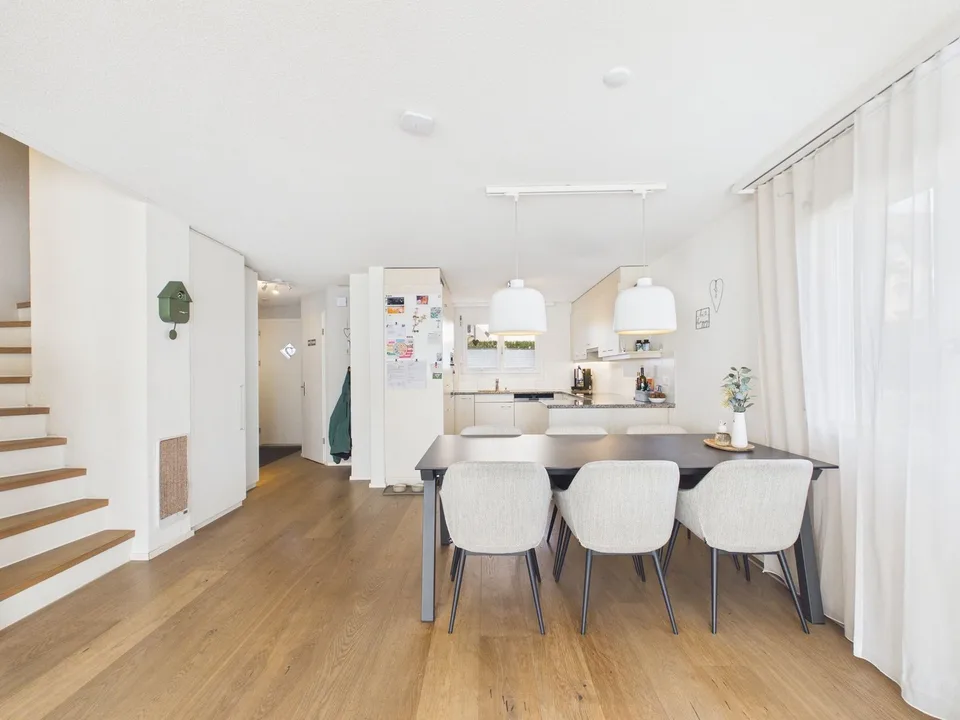5.5-Zimmer Eckhaus mit zwei Sitzplätzen, Garten und viel Raum für die Familie – Foto 7 von 14
