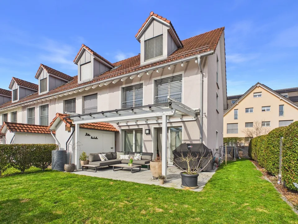 5.5-Zimmer Eckhaus mit zwei Sitzplätzen, Garten und viel Raum für die Familie – Foto 14 von 14