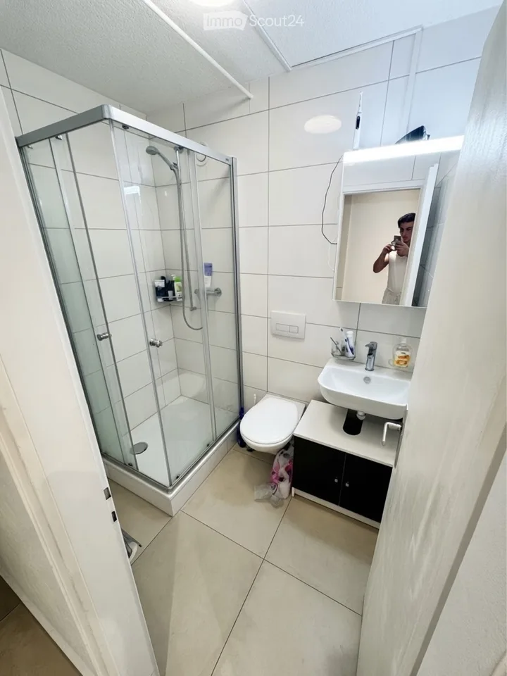 Moderne 1,5-Zimmer-Wohnung mit sonnigem Balkon, St. Gallen – Foto 4 von 5